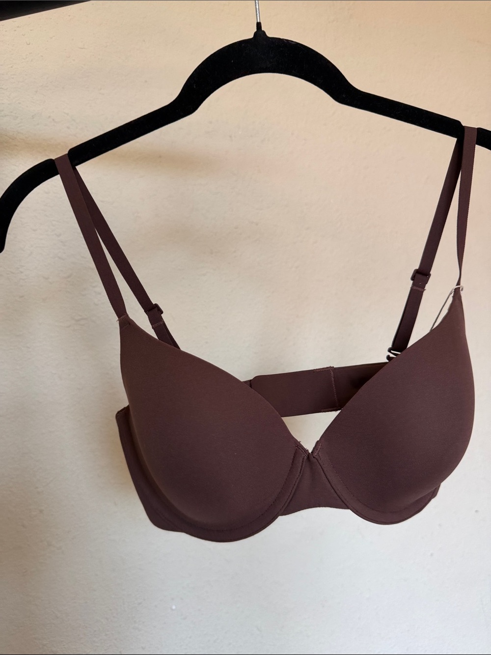 SKIMS FITS EVERYBODY T-SHIRT BRA NWT - cocoa size 32D